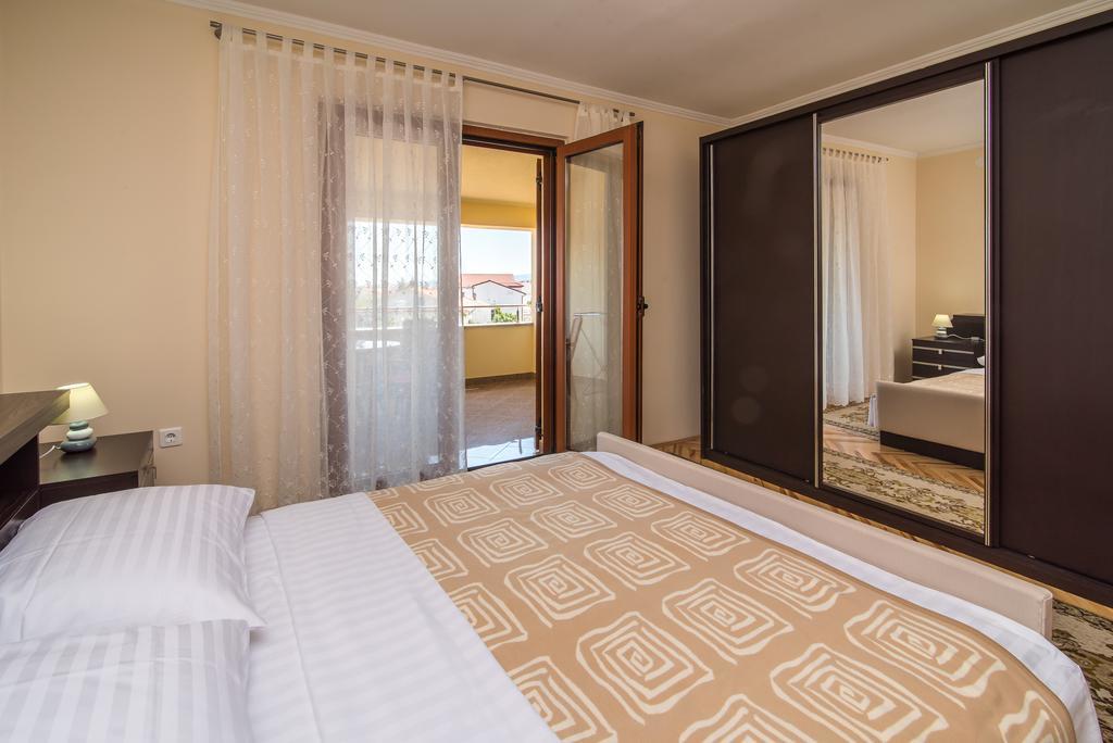 Apartman Slavko Krk Town Bagian luar foto